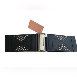 🚨 NWT Boutique Black Studded Belt
